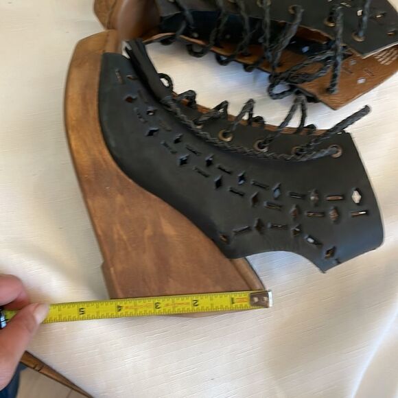 MUSSE & CLOUD BLACK LEATHER WEDGE SANDALS.  NEW - Picture 7 of 11